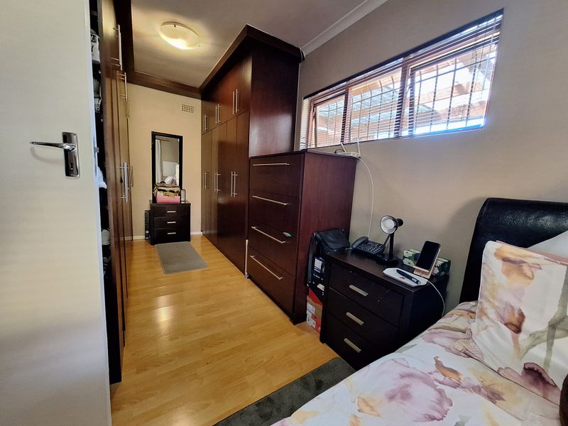 Impressive 2-bedroom residence | Bayview - Photo 9