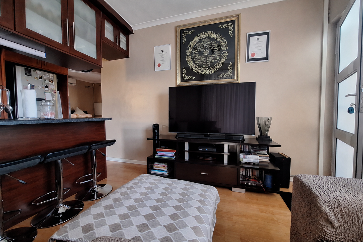 Impressive 2-bedroom residence | Bayview - Photo 4