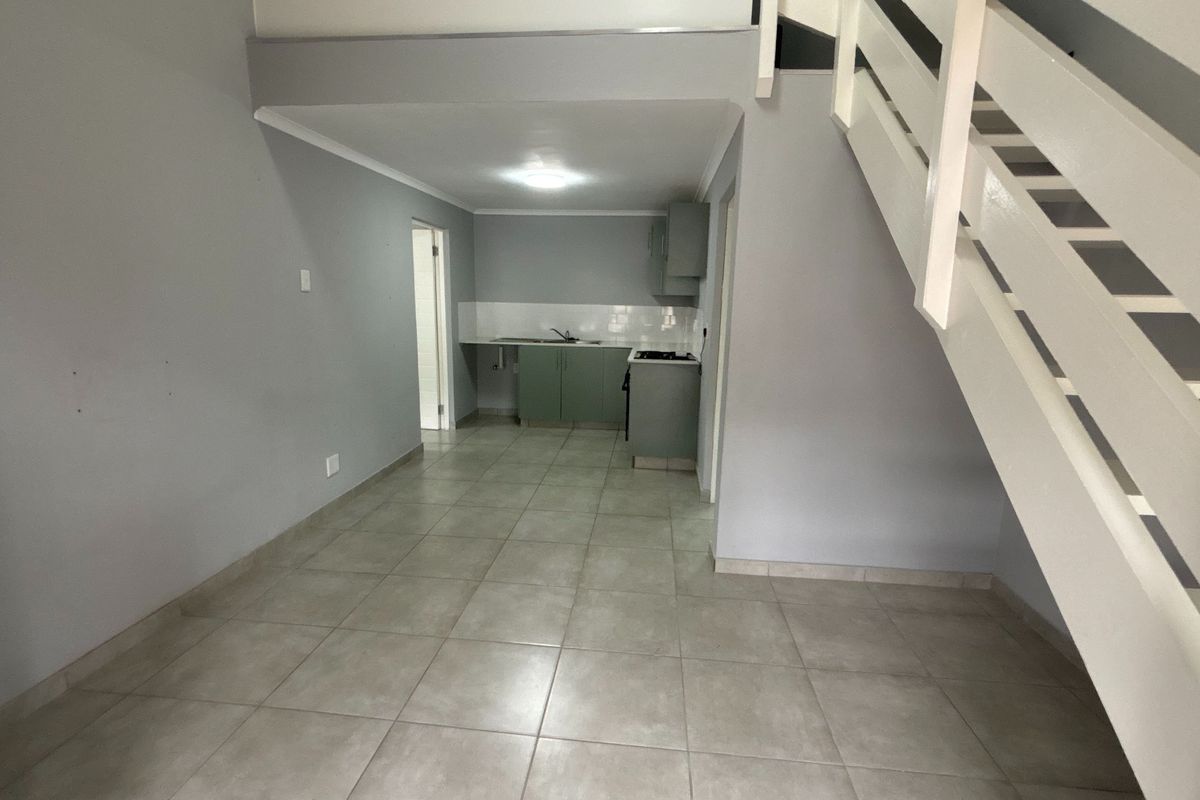 Modern One-Bedroom Flat with Split Loft to Rent in Forest Waters Contemporary Two-Bathroom Apartment - Photo 2