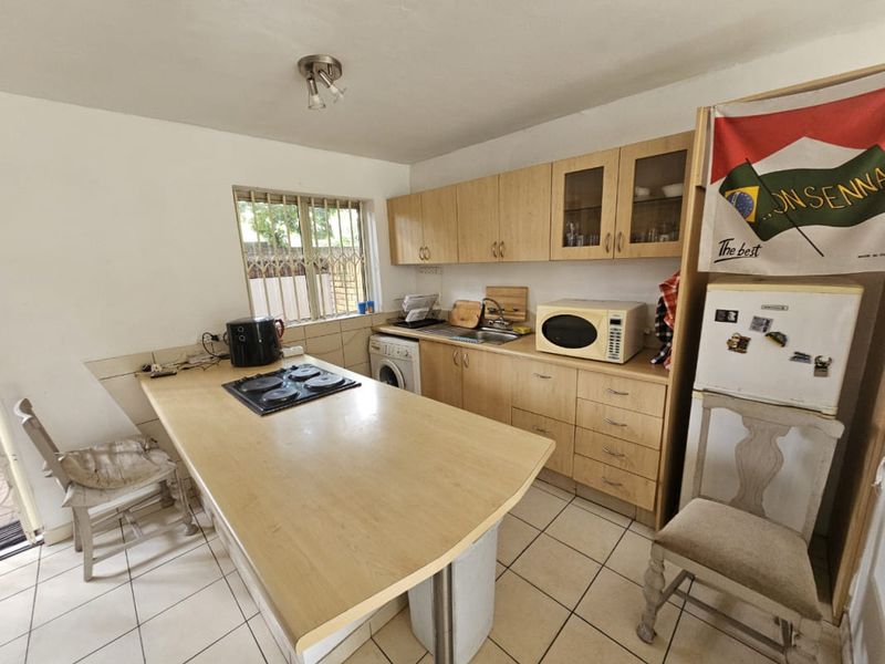 Spacious 3-Bedroom Full-Title Duplex in a Secure Complex in Edenvale - Photo 4