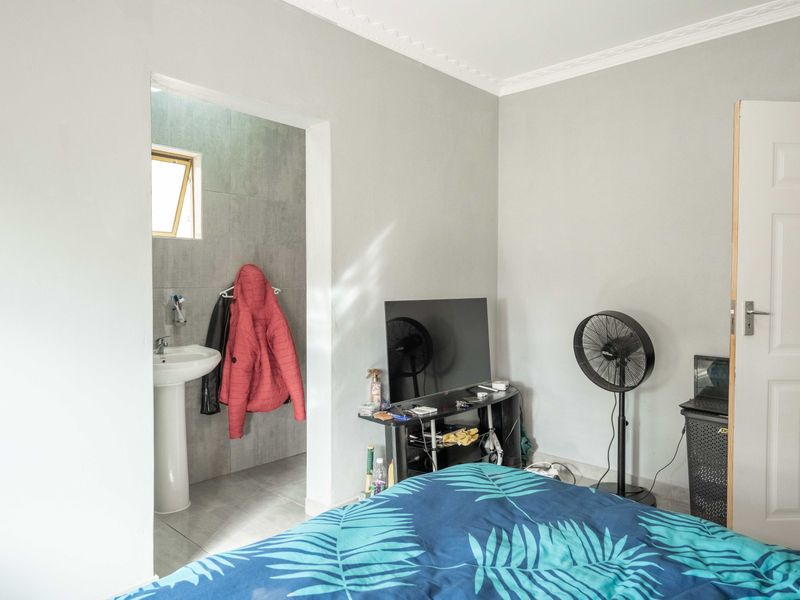 Modern Living Awaits: Newly Built 3-Bedroom Home in Lovu B Section - Photo 8