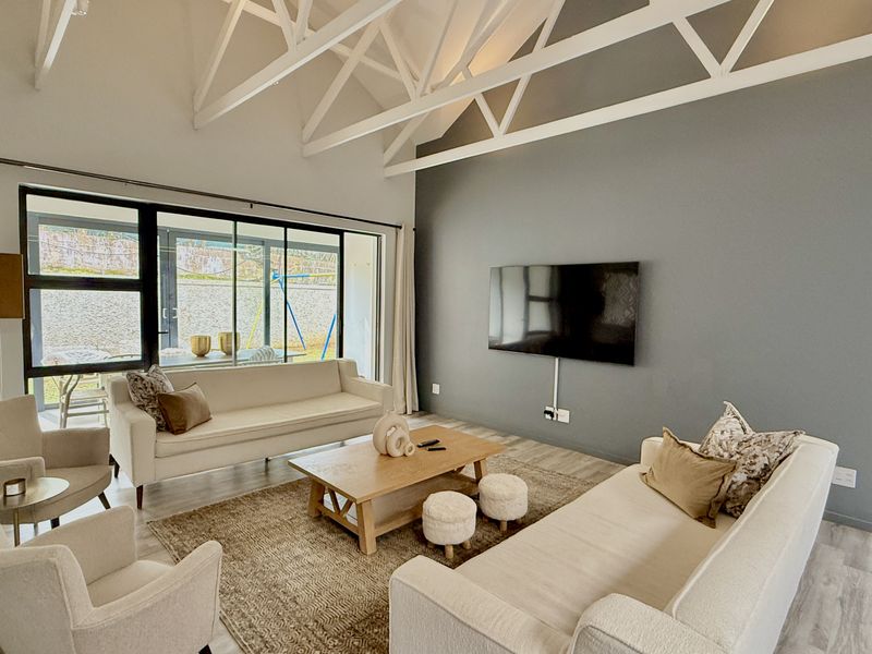 Elegant Contemporary Living in Private Estate - Photo 8