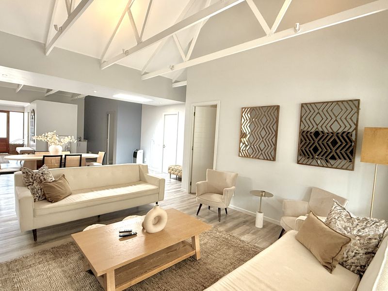 Elegant Contemporary Living in Private Estate - Photo 6