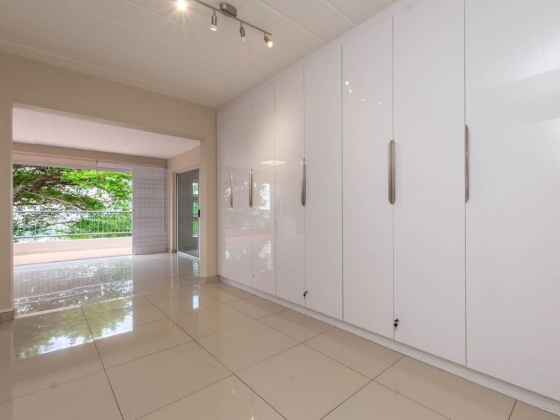 3-Bedroom Apartment in Constantia Kloof – Available August - Photo 7
