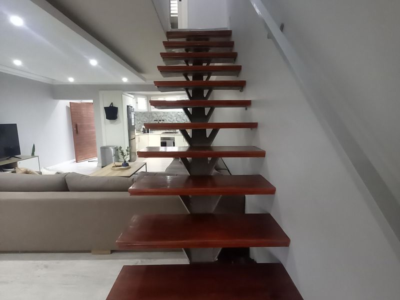 Coastal Townhouse Living in the Heart of Umhlanga - Photo 8