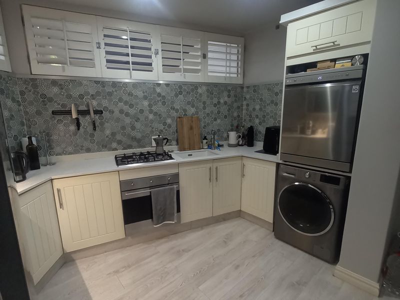 Coastal Townhouse Living in the Heart of Umhlanga - Photo 6