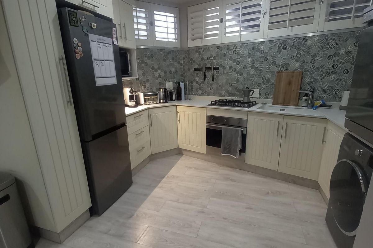 Coastal Townhouse Living in the Heart of Umhlanga - Photo 5