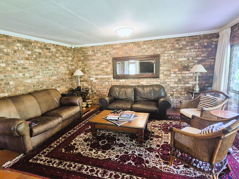 Spacious Family Home for Sale in Oak Park, Pietermaritzburg - Photo 7