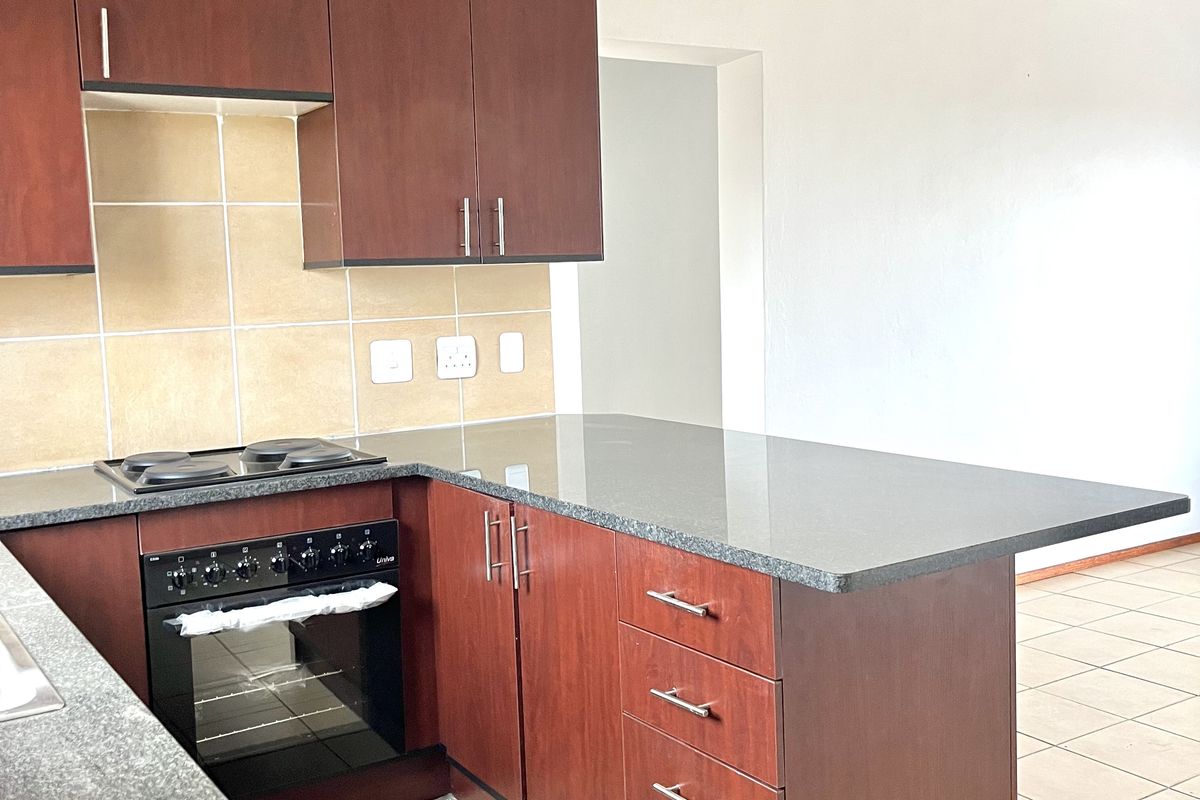 Charming perfect blend of comfort Home! - Photo 3