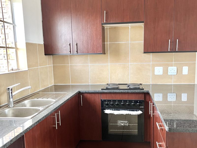 Charming perfect blend of comfort Home! - Photo 2