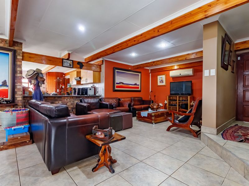 Serene Spacious Income-generating Opportunity! - Photo 3