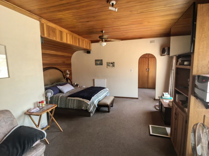 3 Bedroom Family Home for sale in Nigel - Photo 4