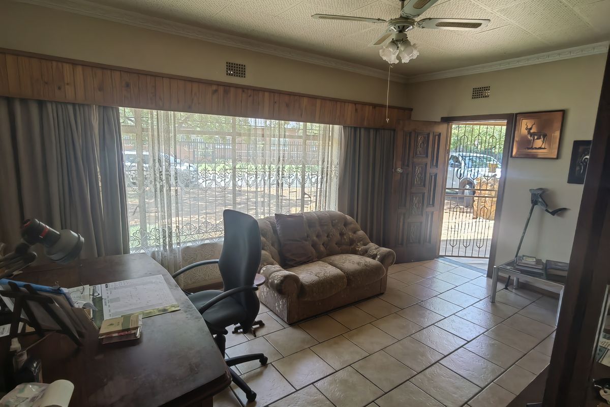 3 Bedroom Family Home for sale in Nigel - Photo 3