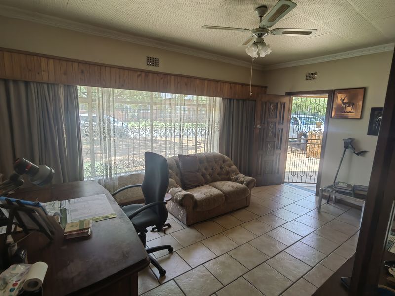 3 Bedroom Family Home for sale in Nigel - Photo 3