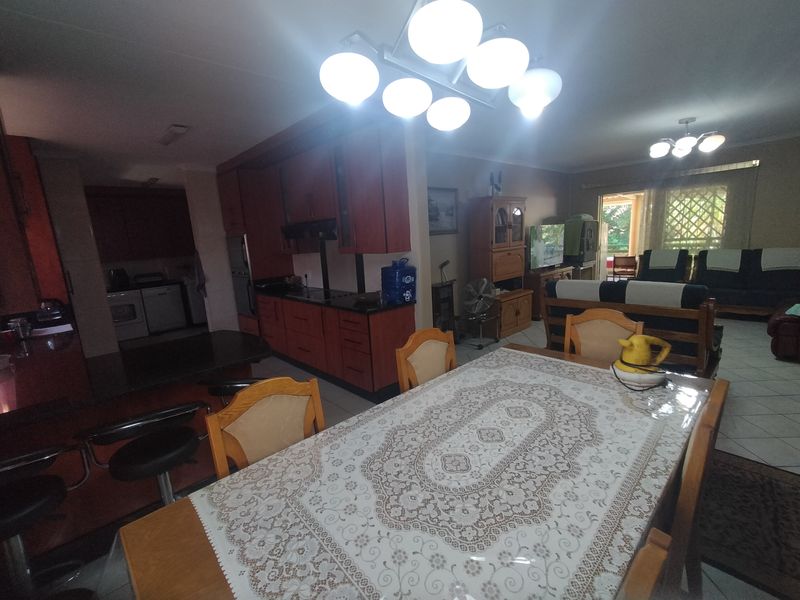 Spacious Family Home with Modern Comforts and Ample Extras in Ninapark - Photo 6