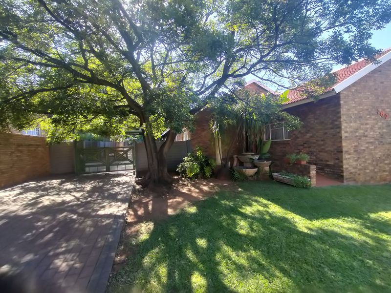 Spacious Family Home with Modern Comforts and Ample Extras in Ninapark - Photo 3