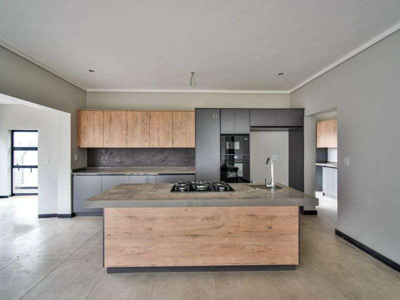 Stylish Double-Story Home in Fountainbrook Estate. - Photo 9