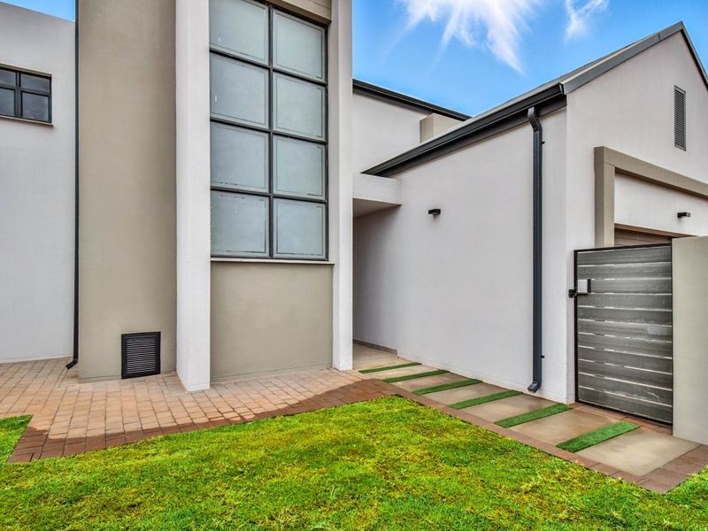 Stylish Double-Story Home in Fountainbrook Estate. - Photo 5