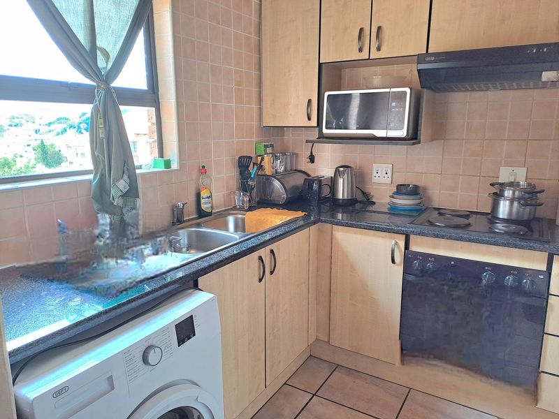 SOUGHT AFTER APPARTMENT IN HONEYVALE CHANCLIFF RIDGE NESTLED IN THE HEART OF KRUGERSDORP - Photo 2