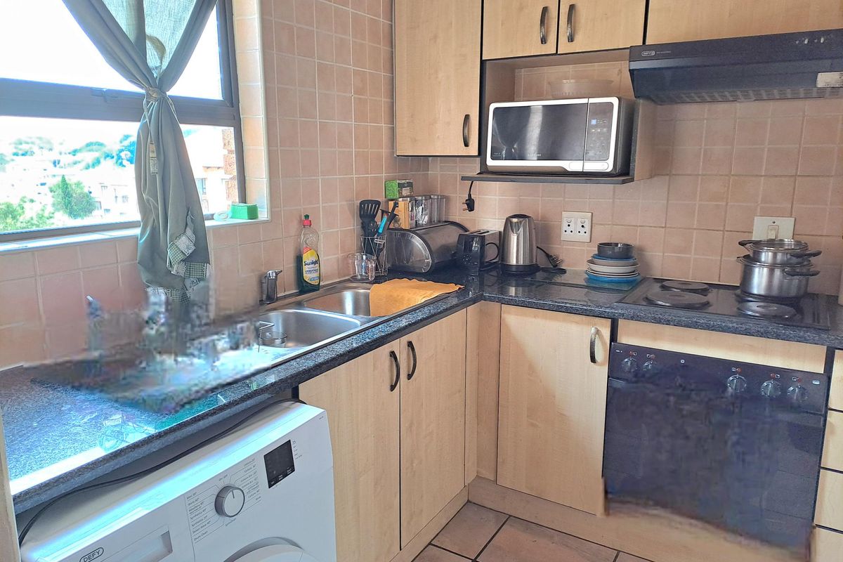 SOUGHT AFTER APPARTMENT IN HONEYVALE CHANCLIFF RIDGE NESTLED IN THE HEART OF KRUGERSDORP - Photo 3