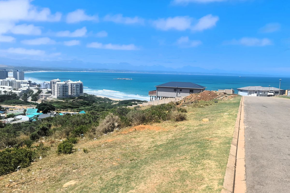 Vacant Erf with views and approved home plans. - Photo 3