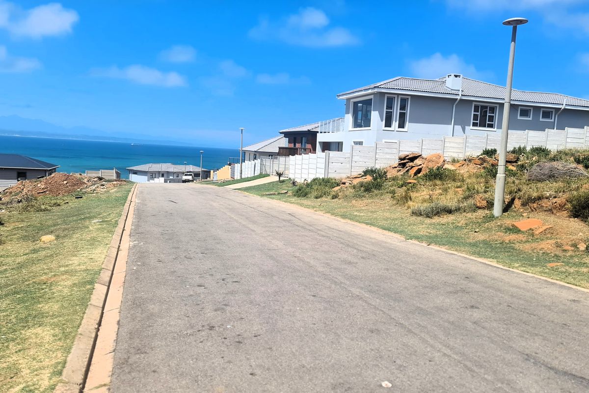 Vacant Erf with views and approved home plans. - Photo 4