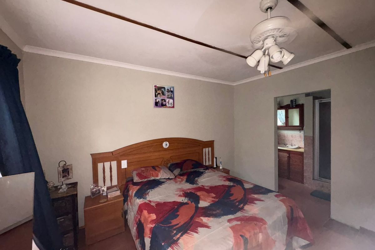 Charming 3-Bedroom Home & 1-bedroom Flat - Photo 5