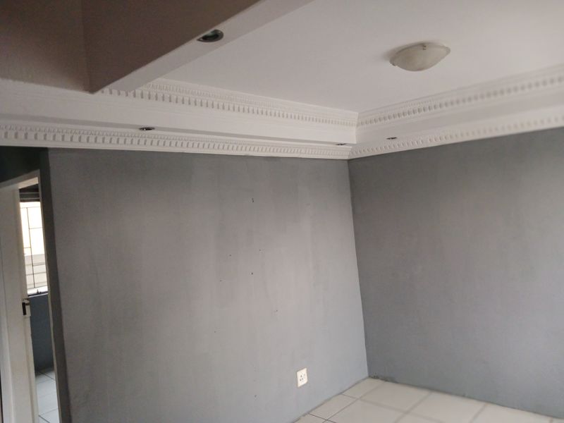 Fantastic 2 bedroom  unit for starters. - Photo 3