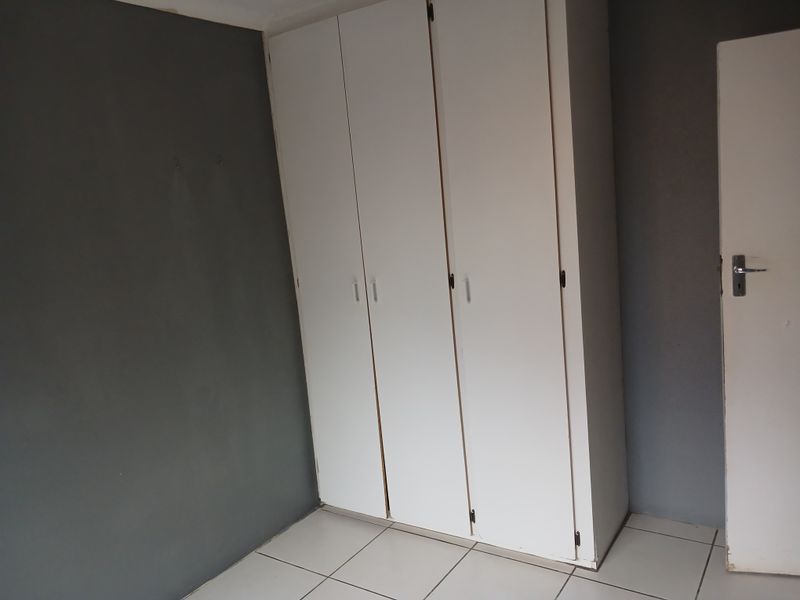 Fantastic 2 bedroom  unit for starters. - Photo 10