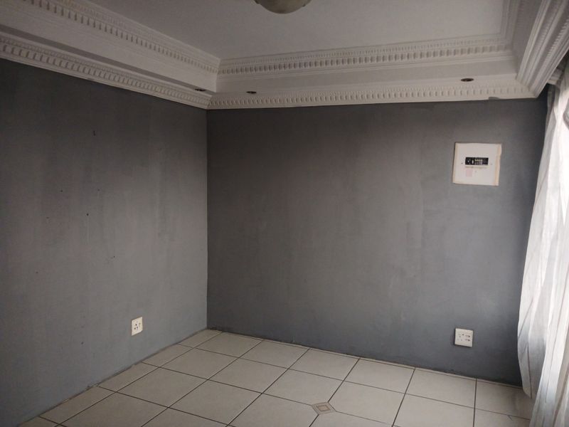 Fantastic 2 bedroom  unit for starters. - Photo 4