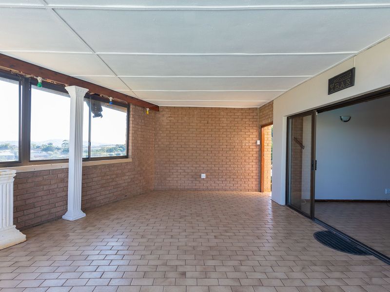 An Invitation to Spacious Living - Photo 8