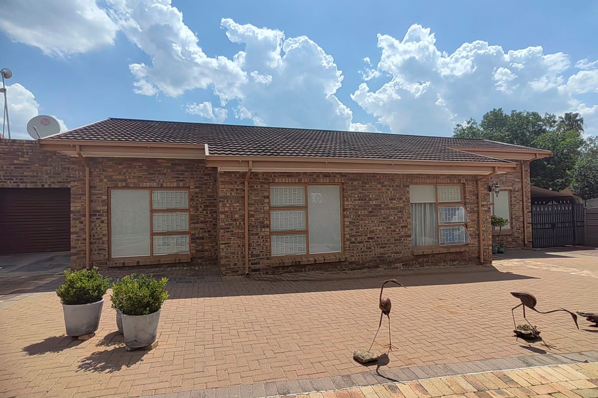 Move-in ready Townhouse for Sale in Parys - Photo 2