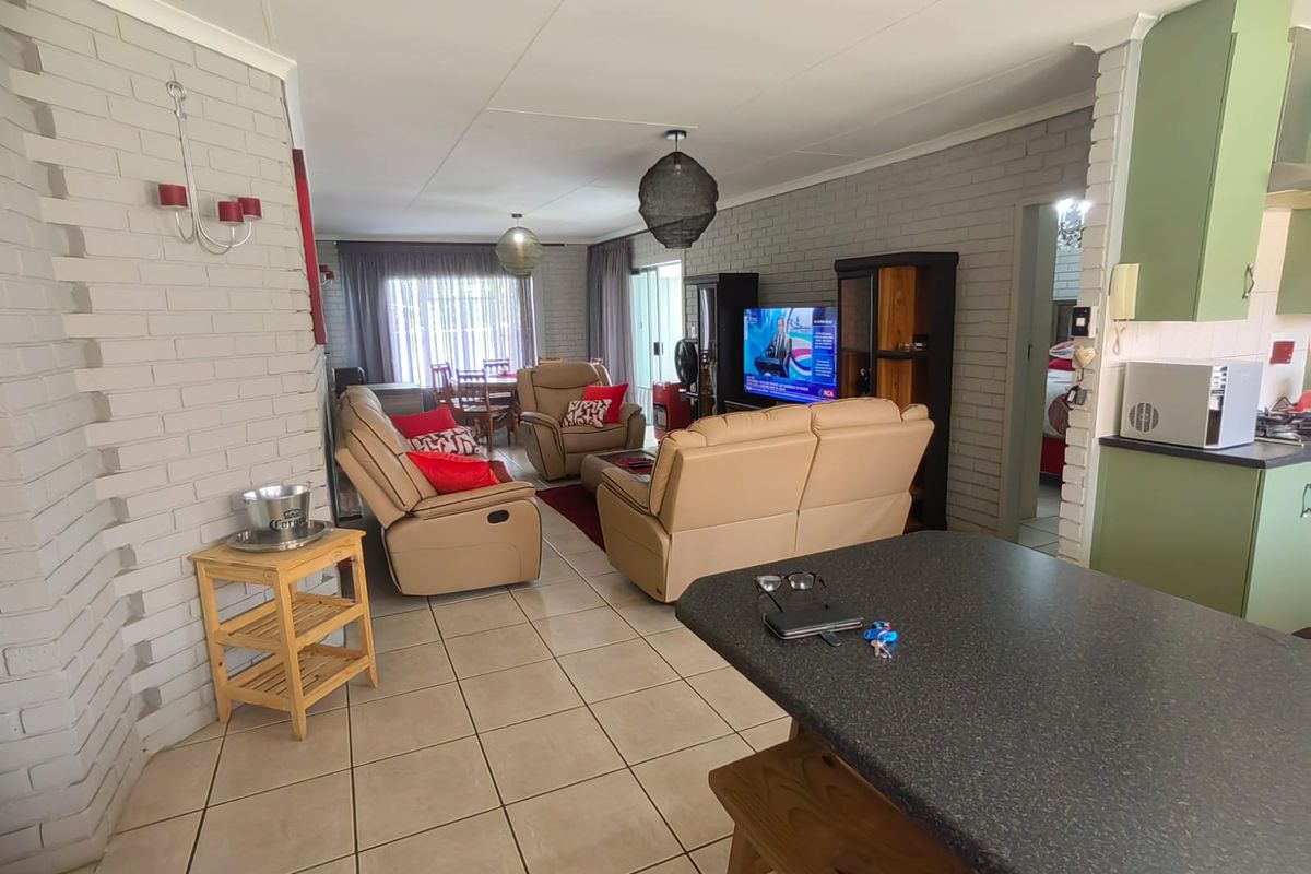Lovely 2 bedroom Townhouse for sale in Parys - Shared Mandate - Photo 4