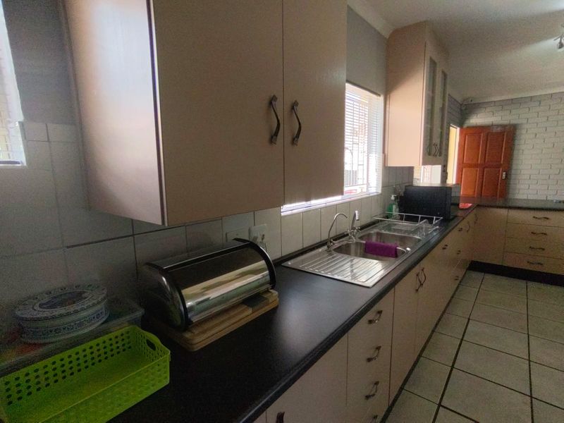 Lovely 2 bedroom Townhouse for sale in Parys - Shared Mandate - Photo 9