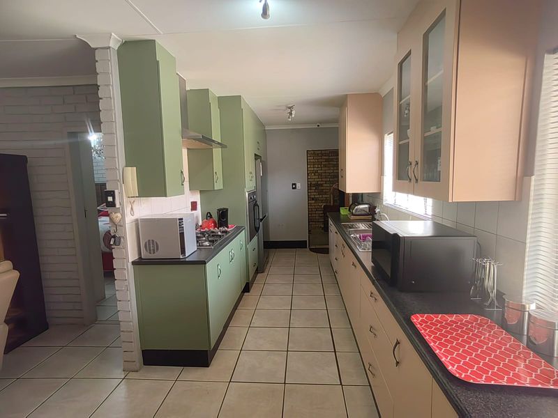 Lovely 2 bedroom Townhouse for sale in Parys - Shared Mandate - Photo 6