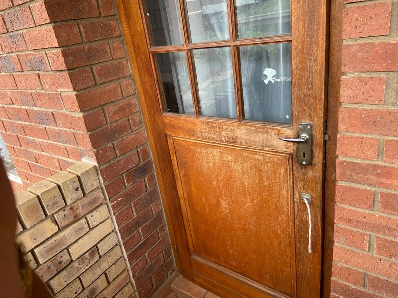 Bachelor studio in Melville Mews - Photo 2