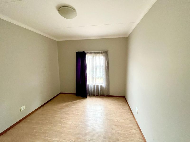 Two bedroom townhouse for sale in Terra Nova, Trichardt - Photo 8