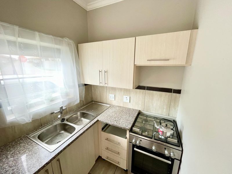 Two bedroom townhouse for sale in Terra Nova, Trichardt - Photo 6