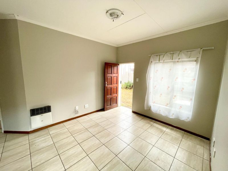 Two bedroom townhouse for sale in Terra Nova, Trichardt - Photo 3
