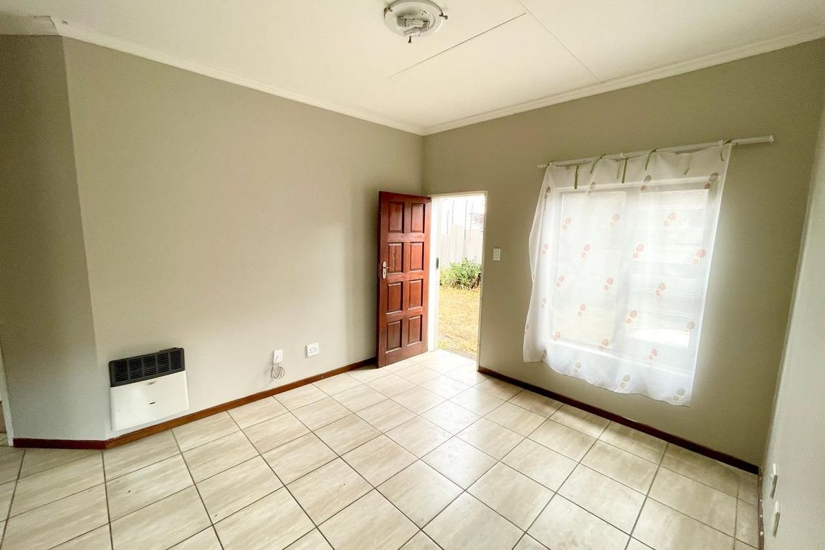 Two bedroom townhouse for sale in Terra Nova, Trichardt - Photo 3