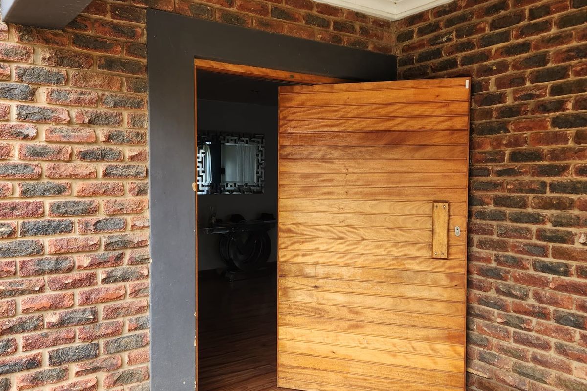 Beautiful and Spacious Home on a Large Stand - Photo 4