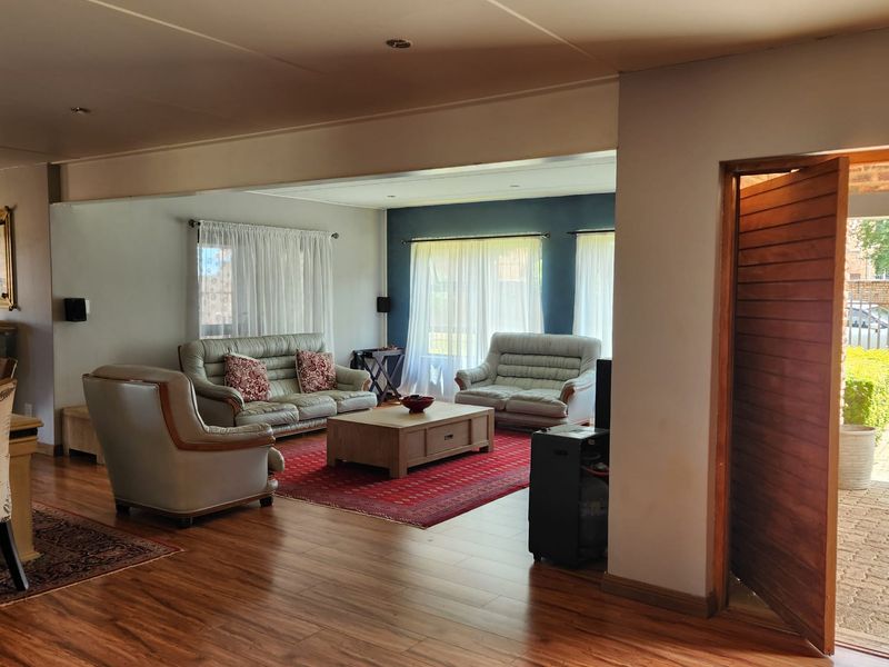 Beautiful and Spacious Home on a Large Stand - Photo 3