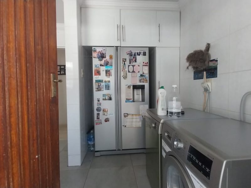 Luxurious 4-Bedroom Home in Sunset Park, Secunda - Photo 10