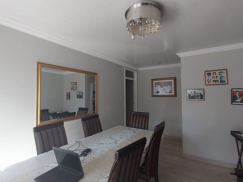 Luxurious 4-Bedroom Home in Sunset Park, Secunda - Photo 5