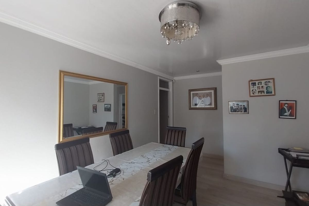 Luxurious 4-Bedroom Home in Sunset Park, Secunda - Photo 5