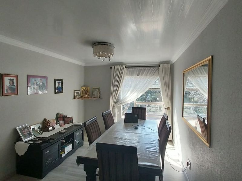 Luxurious 4-Bedroom Home in Sunset Park, Secunda - Photo 6