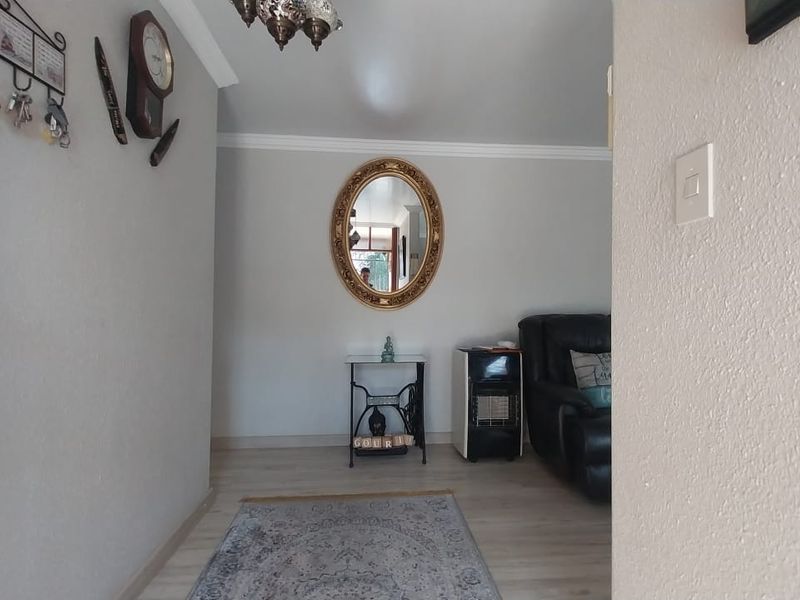 Luxurious 4-Bedroom Home in Sunset Park, Secunda - Photo 2