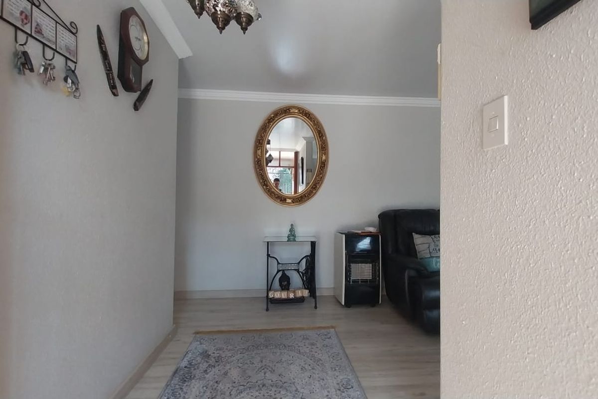 Luxurious 4-Bedroom Home in Sunset Park, Secunda - Photo 2