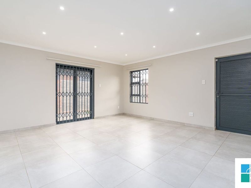 Charming 2-Bedroom Home in Silkaatzkop, Secunda - Photo 9