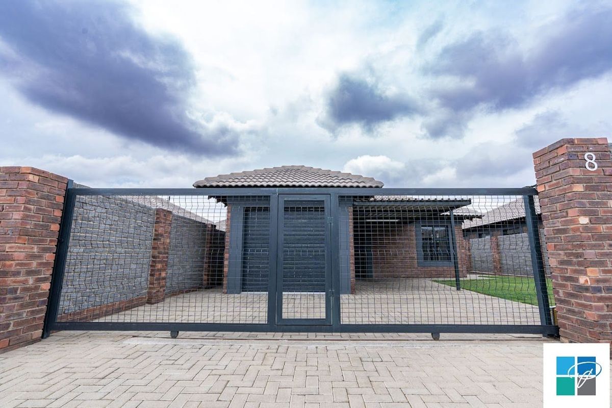 Charming 2-Bedroom Home in Silkaatzkop, Secunda - Photo 4